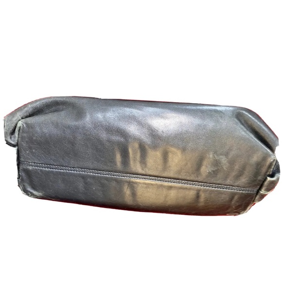 Marc Jacobs Leather Shoulder Bag - Picture 7 of 16